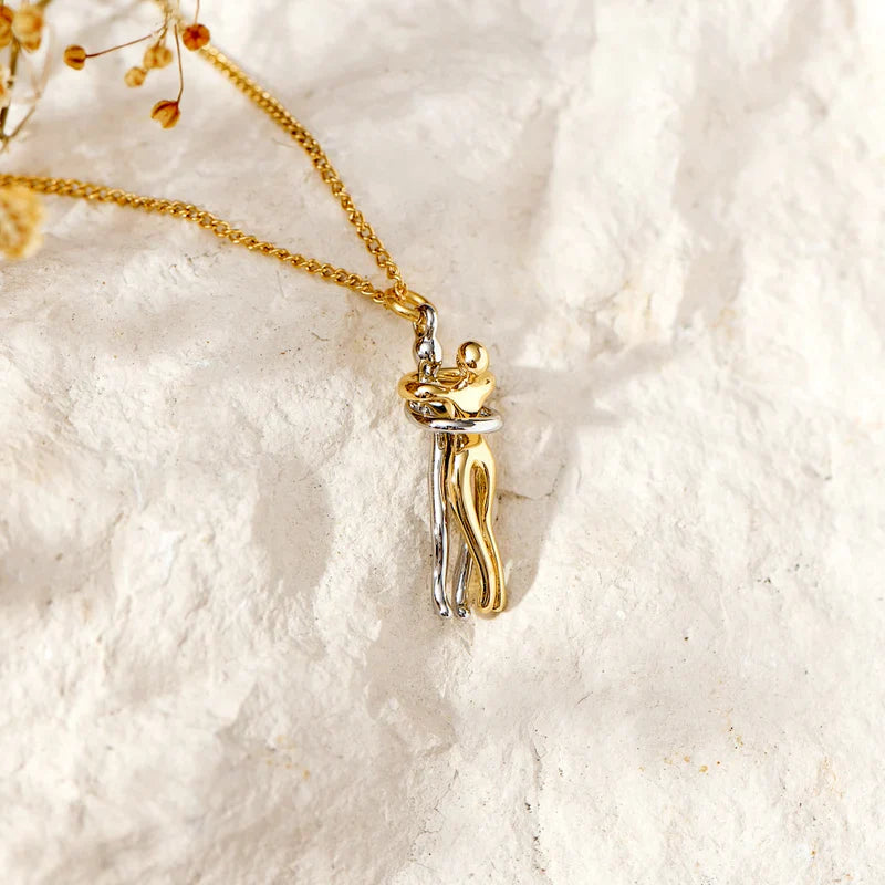 Romantic Hugging Figures Pendant Necklace