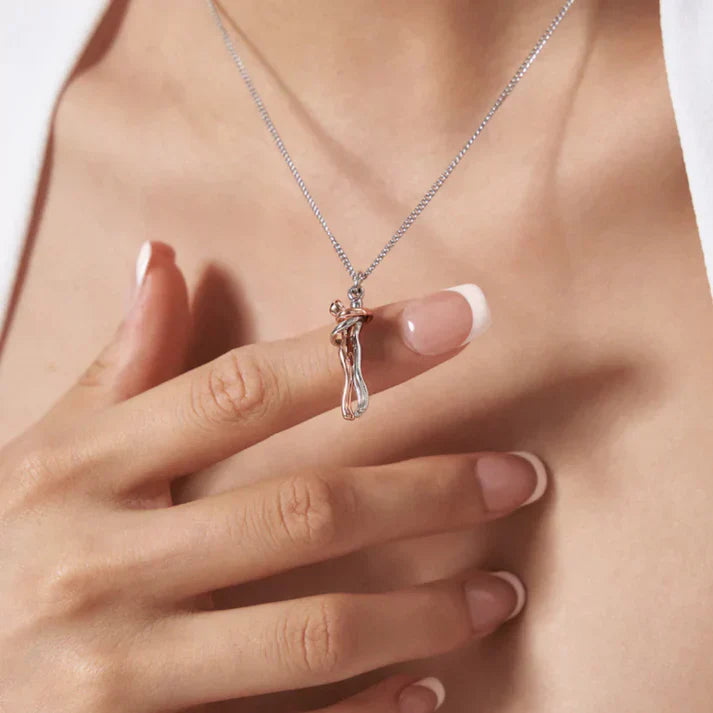 Romantic Hugging Figures Pendant Necklace