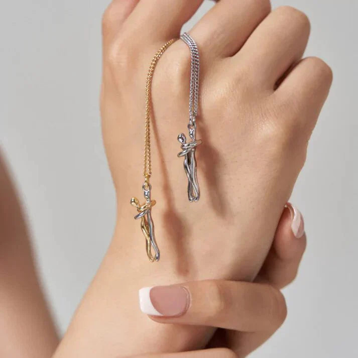 Romantic Hugging Figures Pendant Necklace